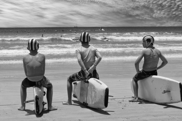 Manfred Baumann "3 Surfer Boys", 2018