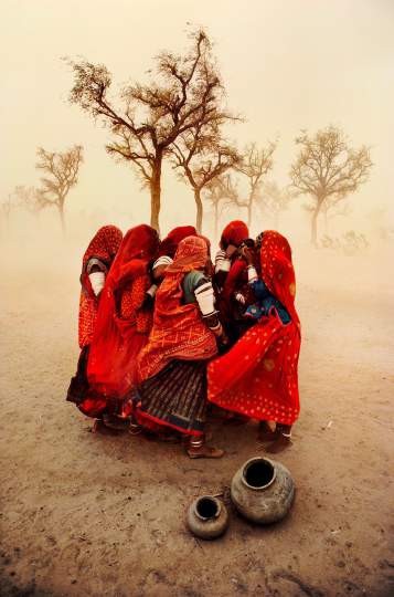 Steve McCurry "Sandsturm in der Wüste Thar", Rajasthan, Indien 1983